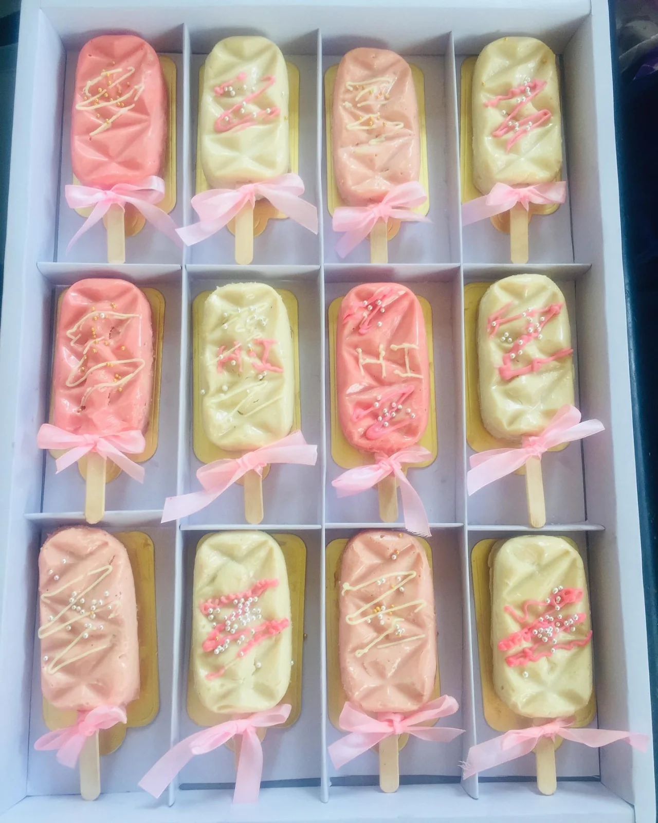 Cakesicles